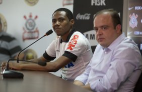 Elias foi apresentado hoje pelo diretor de futebol Ronaldo Ximenes, aps o treino desta manh no CT Joaquim Grava, Parque Ecolgico do Tiete, zona leste de So Paulo. O prximo jogo da equipe ser dia 20/04, contra o Atltico MIneiro, em Uberlandia/MG, vlido pela 1 rodada do Campeonato Brasileiro de 2014