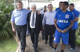 Elias foi apresentado hoje pelo diretor de futebol Ronaldo Ximenes, aps o treino desta manh no CT Joaquim Grava, Parque Ecolgico do Tiete, zona leste de So Paulo. O prximo jogo da equipe ser dia 20/04, contra o Atltico MIneiro, em Uberlandia/MG, vlido pela 1 rodada do Campeonato Brasileiro de 2014