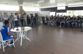 Elias participa de evento do Socio Torcedor antes do treino desta manh no CT Joaquim Grava, Parque Ecolgico do Tiete, zona leste de So Paulo. O prximo jogo da equipe ser dia 20/04, contra o Atltico MIneiro, em Uberlandia/MG, vlido pela 1 rodada do Campeonato Brasileiro de 2014