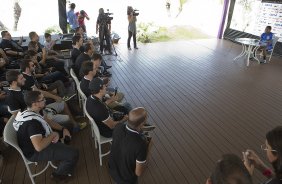 Elias participa de evento do Socio Torcedor antes do treino desta manh no CT Joaquim Grava, Parque Ecolgico do Tiete, zona leste de So Paulo. O prximo jogo da equipe ser dia 20/04, contra o Atltico MIneiro, em Uberlandia/MG, vlido pela 1 rodada do Campeonato Brasileiro de 2014