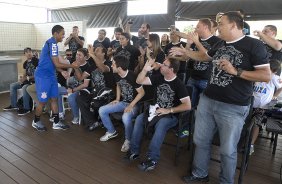 Elias participa de evento do Socio Torcedor antes do treino desta manh no CT Joaquim Grava, Parque Ecolgico do Tiete, zona leste de So Paulo. O prximo jogo da equipe ser dia 20/04, contra o Atltico MIneiro, em Uberlandia/MG, vlido pela 1 rodada do Campeonato Brasileiro de 2014