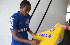 Elias participa de evento do Socio Torcedor antes do treino desta manh no CT Joaquim Grava, Parque Ecolgico do Tiete, zona leste de So Paulo. O prximo jogo da equipe ser dia 20/04, contra o Atltico MIneiro, em Uberlandia/MG, vlido pela 1 rodada do Campeonato Brasileiro de 2014