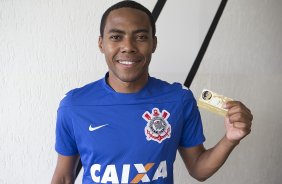 Elias participa de evento do Socio Torcedor antes do treino desta manh no CT Joaquim Grava, Parque Ecolgico do Tiete, zona leste de So Paulo. O prximo jogo da equipe ser dia 20/04, contra o Atltico MIneiro, em Uberlandia/MG, vlido pela 1 rodada do Campeonato Brasileiro de 2014