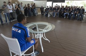 Elias participa de evento do Socio Torcedor antes do treino desta manh no CT Joaquim Grava, Parque Ecolgico do Tiete, zona leste de So Paulo. O prximo jogo da equipe ser dia 20/04, contra o Atltico MIneiro, em Uberlandia/MG, vlido pela 1 rodada do Campeonato Brasileiro de 2014