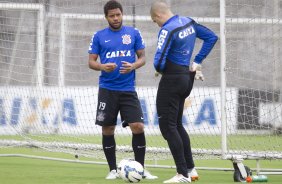 Durante o treino desta manh no CT Joaquim Grava, Parque Ecolgico do Tiete, zona leste de So Paulo. O prximo jogo da equipe ser dia 20/04, contra o Atltico MIneiro, em Uberlandia/MG, vlido pela 1 rodada do Campeonato Brasileiro de 2014