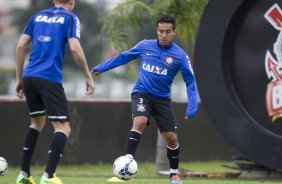 Durante o treino desta manh no CT Joaquim Grava, Parque Ecolgico do Tiete, zona leste de So Paulo. O prximo jogo da equipe ser dia 20/04, contra o Atltico MIneiro, em Uberlandia/MG, vlido pela 1 rodada do Campeonato Brasileiro de 2014