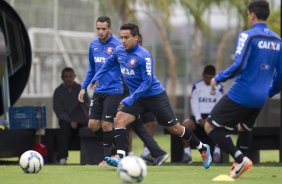 Durante o treino desta manh no CT Joaquim Grava, Parque Ecolgico do Tiete, zona leste de So Paulo. O prximo jogo da equipe ser dia 20/04, contra o Atltico MIneiro, em Uberlandia/MG, vlido pela 1 rodada do Campeonato Brasileiro de 2014