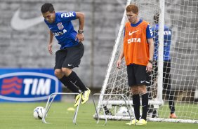 Durante o treino desta manh no CT Joaquim Grava, Parque Ecolgico do Tiete, zona leste de So Paulo. O prximo jogo da equipe ser dia 20/04, contra o Atltico MIneiro, em Uberlandia/MG, vlido pela 1 rodada do Campeonato Brasileiro de 2014