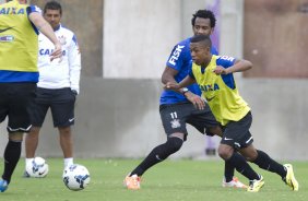 Durante o treino desta manh no CT Joaquim Grava, Parque Ecolgico do Tiete, zona leste de So Paulo. O prximo jogo da equipe ser dia 20/04, contra o Atltico MIneiro, em Uberlandia/MG, vlido pela 1 rodada do Campeonato Brasileiro de 2014