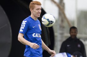 Durante o treino desta manh no CT Joaquim Grava, Parque Ecolgico do Tiete, zona leste de So Paulo. O prximo jogo da equipe ser dia 20/04, contra o Atltico MIneiro, em Uberlandia/MG, vlido pela 1 rodada do Campeonato Brasileiro de 2014