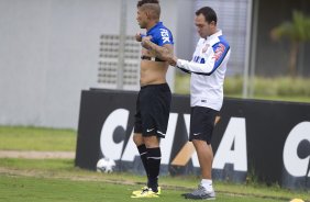 Durante o treino desta manh no CT Joaquim Grava, Parque Ecolgico do Tiete, zona leste de So Paulo. O prximo jogo da equipe ser dia 20/04, contra o Atltico MIneiro, em Uberlandia/MG, vlido pela 1 rodada do Campeonato Brasileiro de 2014