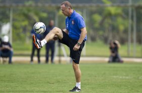 Durante o treino desta manh no CT Joaquim Grava, Parque Ecolgico do Tiete, zona leste de So Paulo. O prximo jogo da equipe ser domingo, dia 27/04, contra o Flamengo, no Pacaembu, vlido pela 2 rodada do Campeonato Brasileiro de 2014