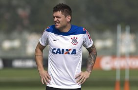 Durante o treino desta manh no CT Joaquim Grava, Parque Ecolgico do Tiete, zona leste de So Paulo. O prximo jogo da equipe ser domingo, dia 27/04, contra o Flamengo, no Pacaembu, vlido pela 2 rodada do Campeonato Brasileiro de 2014