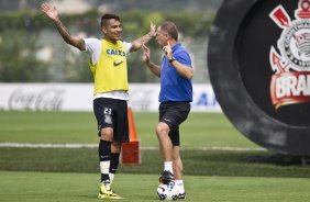 Durante o treino desta manh no CT Joaquim Grava, Parque Ecolgico do Tiete, zona leste de So Paulo. O prximo jogo da equipe ser domingo, dia 27/04, contra o Flamengo, no Pacaembu, vlido pela 2 rodada do Campeonato Brasileiro de 2014