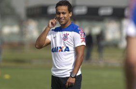 Durante o treino desta manh no CT Joaquim Grava, Parque Ecolgico do Tiete, zona leste de So Paulo. O prximo jogo da equipe ser domingo, dia 27/04, contra o Flamengo, no Pacaembu, vlido pela 2 rodada do Campeonato Brasileiro de 2014