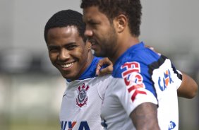 Durante o treino desta manh no CT Joaquim Grava, Parque Ecolgico do Tiete, zona leste de So Paulo. O prximo jogo da equipe ser domingo, dia 27/04, contra o Flamengo, no Pacaembu, vlido pela 2 rodada do Campeonato Brasileiro de 2014