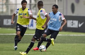 Durante o treino desta manh no CT Joaquim Grava, Parque Ecolgico do Tiete, zona leste de So Paulo. O prximo jogo da equipe ser domingo, dia 27/04, contra o Flamengo, no Pacaembu, vlido pela 2 rodada do Campeonato Brasileiro de 2014