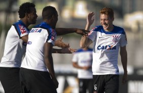 Durante o treino desta tarde no CT Joaquim Grava, Parque Ecolgico do Tiete, zona leste de So Paulo. O prximo jogo da equipe ser domingo, dia 27/04, contra o Flamengo, no Pacaembu, vlido pela 2 rodada do Campeonato Brasileiro de 2014