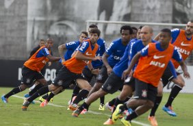 Durante o treino desta manh no CT Joaquim Grava, Parque Ecolgico do Tiete, zona leste de So Paulo. O prximo jogo da equipe ser amanh, domingo, dia 27/04, contra o Flamengo, no Pacaembu, vlido pela 2 rodada do Campeonato Brasileiro de 2014