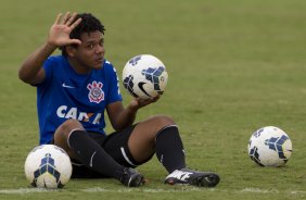 Durante o treino desta manh no CT Joaquim Grava, Parque Ecolgico do Tiete, zona leste de So Paulo. O prximo jogo da equipe ser amanh, domingo, dia 27/04, contra o Flamengo, no Pacaembu, vlido pela 2 rodada do Campeonato Brasileiro de 2014