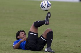 Durante o treino desta manh no CT Joaquim Grava, Parque Ecolgico do Tiete, zona leste de So Paulo. O prximo jogo da equipe ser amanh, domingo, dia 27/04, contra o Flamengo, no Pacaembu, vlido pela 2 rodada do Campeonato Brasileiro de 2014