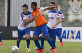 Durante o treino desta manh no CT Joaquim Grava, Parque Ecolgico do Tiete, zona leste de So Paulo. O prximo jogo da equipe ser domingo, dia 11/05, contra o So Paulo, na Arena Barueri, vlido pela 4 rodada do Campeonato Brasileiro de 2014