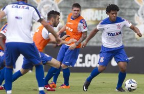 Durante o treino desta manh no CT Joaquim Grava, Parque Ecolgico do Tiete, zona leste de So Paulo. O prximo jogo da equipe ser domingo, dia 11/05, contra o So Paulo, na Arena Barueri, vlido pela 4 rodada do Campeonato Brasileiro de 2014