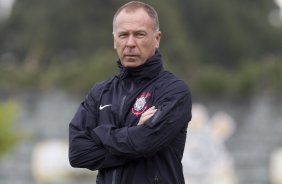 Durante o treino desta manh no CT Joaquim Grava, Parque Ecolgico do Tiete, zona leste de So Paulo. O prximo jogo da equipe ser domingo, dia 11/05, contra o So Paulo, na Arena Barueri, vlido pela 4 rodada do Campeonato Brasileiro de 2014