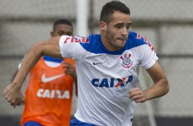 Durante o treino desta manh no CT Joaquim Grava, Parque Ecolgico do Tiete, zona leste de So Paulo. O prximo jogo da equipe ser domingo, dia 11/05, contra o So Paulo, na Arena Barueri, vlido pela 4 rodada do Campeonato Brasileiro de 2014