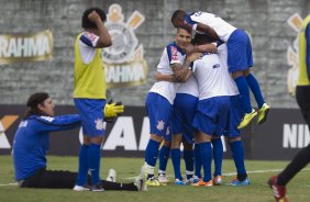 Durante o treino desta manh no CT Joaquim Grava, Parque Ecolgico do Tiete, zona leste de So Paulo. O prximo jogo da equipe ser domingo, dia 11/05, contra o So Paulo, na Arena Barueri, vlido pela 4 rodada do Campeonato Brasileiro de 2014