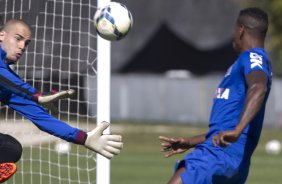 Durante o treino esta manh no CT Joaquim Grava, Parque Ecolgico do Tiete, zona leste de So Paulo, contra o So Bernardo. O prximo jogo da equipe ser dia 17/07, contra o Internacional/RS, na Arena Corinthians, vlido pela 10 rodada do Campeonato Brasileiro de 2014