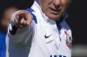 Durante o treino esta manh no CT Joaquim Grava, Parque Ecolgico do Tiete, zona leste de So Paulo, contra o So Bernardo. O prximo jogo da equipe ser dia 17/07, contra o Internacional/RS, na Arena Corinthians, vlido pela 10 rodada do Campeonato Brasileiro de 2014