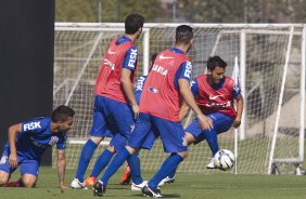 Durante o treino desta manh no CT Joaquim Grava, Parque Ecolgico do Tiete, zona leste de So Paulo, contra o So Bernardo. O prximo jogo da equipe ser dia 17/07, contra o Internacional/RS, na Arena Corinthians, vlido pela 10 rodada do Campeonato Brasileiro de 2014
