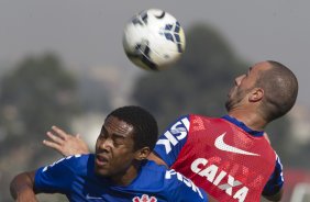 Durante o treino desta manh no CT Joaquim Grava, Parque Ecolgico do Tiete, zona leste de So Paulo, contra o So Bernardo. O prximo jogo da equipe ser dia 17/07, contra o Internacional/RS, na Arena Corinthians, vlido pela 10 rodada do Campeonato Brasileiro de 2014