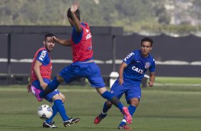 Durante o treino desta manh no CT Joaquim Grava, Parque Ecolgico do Tiete, zona leste de So Paulo, contra o So Bernardo. O prximo jogo da equipe ser dia 17/07, contra o Internacional/RS, na Arena Corinthians, vlido pela 10 rodada do Campeonato Brasileiro de 2014