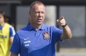 Durante o treino desta manh no CT Joaquim Grava, Parque Ecolgico do Tiete, zona leste de So Paulo, se preparando para o amisoto de amanh em Uberaba/MG contra o Uberaba. O prximo jogo da equipe ser dia 17/07, contra o Internacional/RS, na Arena Corinthians, vlido pela 10 rodada do Campeonato Brasileiro de 2014
