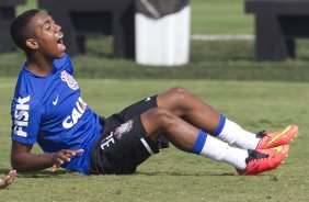 Durante o treino desta manh no CT Joaquim Grava, Parque Ecolgico do Tiete, zona leste de So Paulo, se preparando para o amisoto de amanh em Uberaba/MG contra o Uberaba. O prximo jogo da equipe ser dia 17/07, contra o Internacional/RS, na Arena Corinthians, vlido pela 10 rodada do Campeonato Brasileiro de 2014