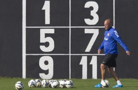 Durante o treino desta manh no CT Joaquim Grava, Parque Ecolgico do Tiete, zona leste de So Paulo, se preparando para o amisoto de amanh em Uberaba/MG contra o Uberaba. O prximo jogo da equipe ser dia 17/07, contra o Internacional/RS, na Arena Corinthians, vlido pela 10 rodada do Campeonato Brasileiro de 2014