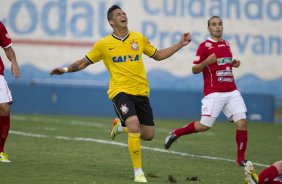Durante o jogo amistoso entre Uberaba Sport Clube/MG x Corinthians, realizada esta tarde no estádio Engenheiro João Guido, preparatória para a sequência do Campeonato Brasileiro de 2014