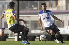 Durante o treino desta tarde no CT Joaquim Grava, Parque Ecolgico do Tiete, zona leste de So Paulo. O prximo jogo da equipe ser quarta-feira, dia 23/07, contra o Bahia/BA, jogo de ida vlido pela Copa do Brasil 2014