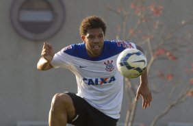 Durante o treino desta tarde no CT Joaquim Grava, Parque Ecolgico do Tiete, zona leste de So Paulo. O prximo jogo da equipe ser quarta-feira, dia 23/07, contra o Bahia/BA, jogo de ida vlido pela Copa do Brasil 2014