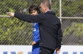 Durante o treino desta manh no CT Joaquim Grava, Parque Ecolgico do Tiete, zona leste de So Paulo. O prximo jogo da equipe ser domingo, dia 03/08, contra o Coritiba, no estdio Couto Pereira, jogo vlido pela 13 rodada do Campeonato Brasileiro de 2014