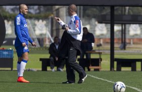 Durante o treino desta manh no CT Joaquim Grava, Parque Ecolgico do Tiete, zona leste de So Paulo. O prximo jogo da equipe ser domingo, dia 03/08, contra o Coritiba, no estdio Couto Pereira, jogo vlido pela 13 rodada do Campeonato Brasileiro de 2014