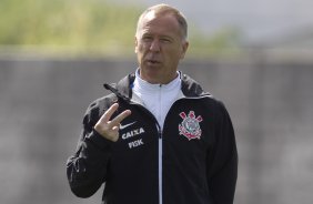 Durante o treino desta manh no CT Joaquim Grava, Parque Ecolgico do Tiete, zona leste de So Paulo. O prximo jogo da equipe ser domingo, dia 03/08, contra o Coritiba, no estdio Couto Pereira, jogo vlido pela 13 rodada do Campeonato Brasileiro de 2014