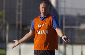 Durante o treino desta tarde no CT Joaquim Grava, Parque Ecolgico do Tiete, zona leste de So Paulo. O prximo jogo da equipe ser domingo, dia 03/08, contra o Coritiba, no estdio Couto Pereira, jogo vlido pela 13 rodada do Campeonato Brasileiro de 2014