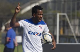 Durante o treino desta manh no CT Joaquim Grava, Parque Ecolgico do Tiete, zona leste de So Paulo. O prximo jogo da equipe ser amanh, domingo, dia 03/08, contra o Coritiba, no estdio Couto Pereira, jogo vlido pela 13 rodada do Campeonato Brasileiro de 2014