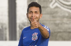 Durante o treino desta tarde no CT Joaquim Grava, Parque Ecolgico do Tiete, zona leste de So Paulo. O prximo jogo da equipe ser amanh, quarta-feira, dia 27/08, na Arena Pantanal, contra Bragantino/SP, jogo de ida da Copa do Brasil 2014