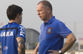 Durante o treino desta tarde no CT Joaquim Grava, Parque Ecolgico do Tiete, zona leste de So Paulo. O prximo jogo da equipe ser amanh, quarta-feira, dia 27/08, na Arena Pantanal, contra Bragantino/SP, jogo de ida da Copa do Brasil 2014
