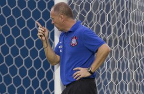 Durante o treino desta tarde em Manaus no CT do So Raimundo. O prximo jogo da equipe ser amanh, sbado, 11/10, contra o Botafogo, na Arena Amaznia, em Manaus, vlido pela 27 rodada do Campeonato Brasileiro de 2014