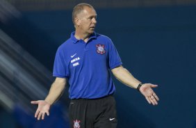 Durante o treino desta tarde em Manaus no CT do So Raimundo. O prximo jogo da equipe ser amanh, sbado, 11/10, contra o Botafogo, na Arena Amaznia, em Manaus, vlido pela 27 rodada do Campeonato Brasileiro de 2014